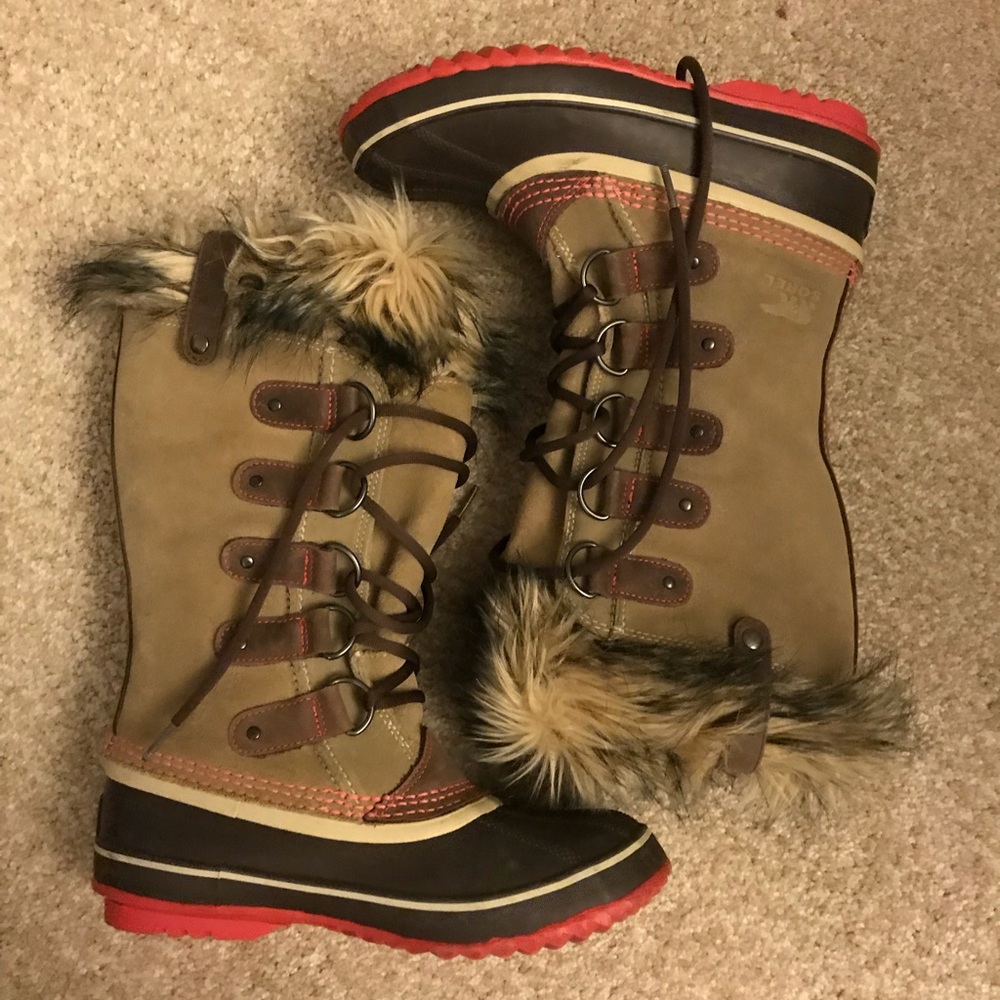 Sorel Winter Boots...LIKE NEW!